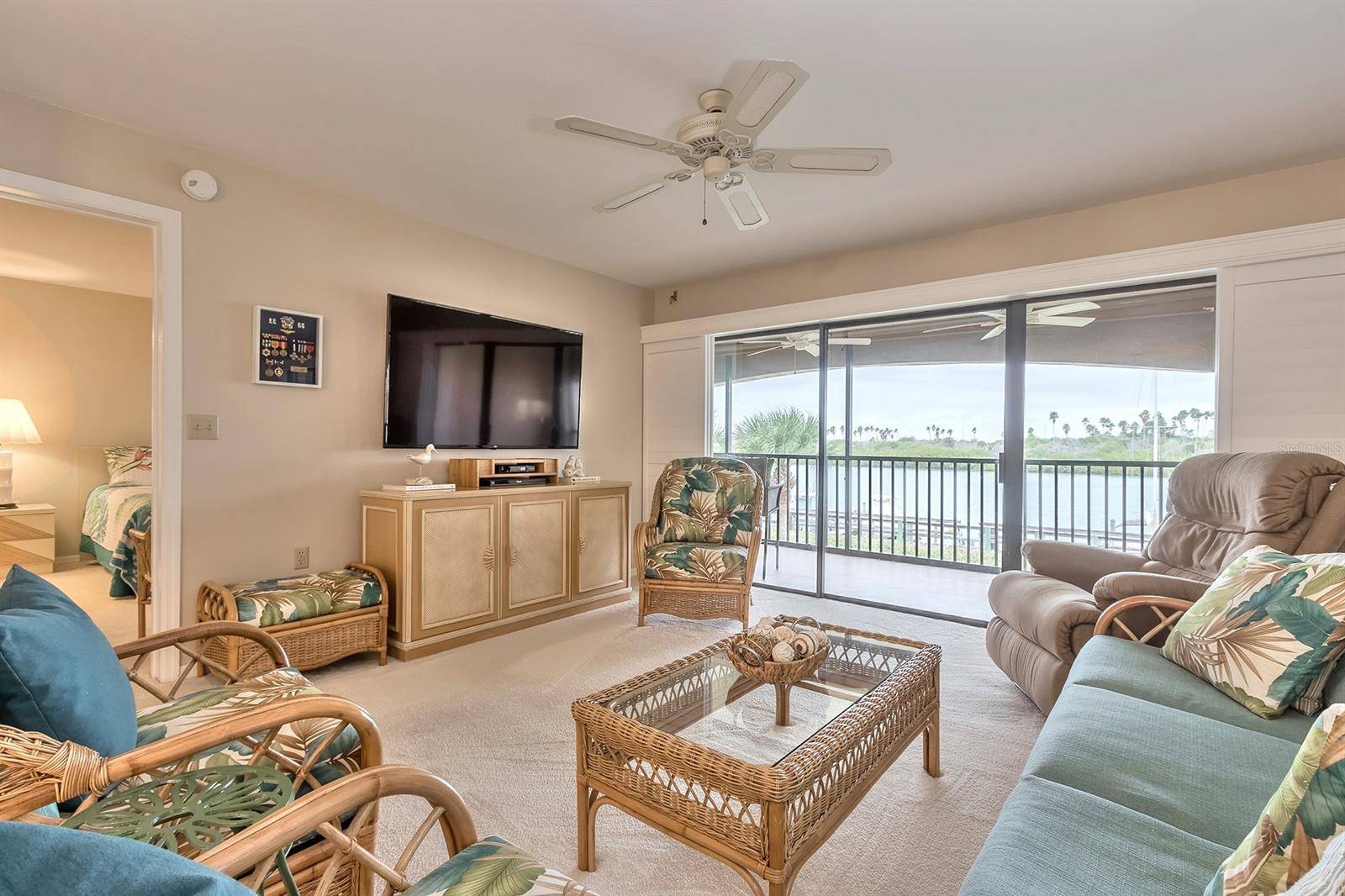 New Smyrna Beach, FL 32169,460 Bouchelle DR #202