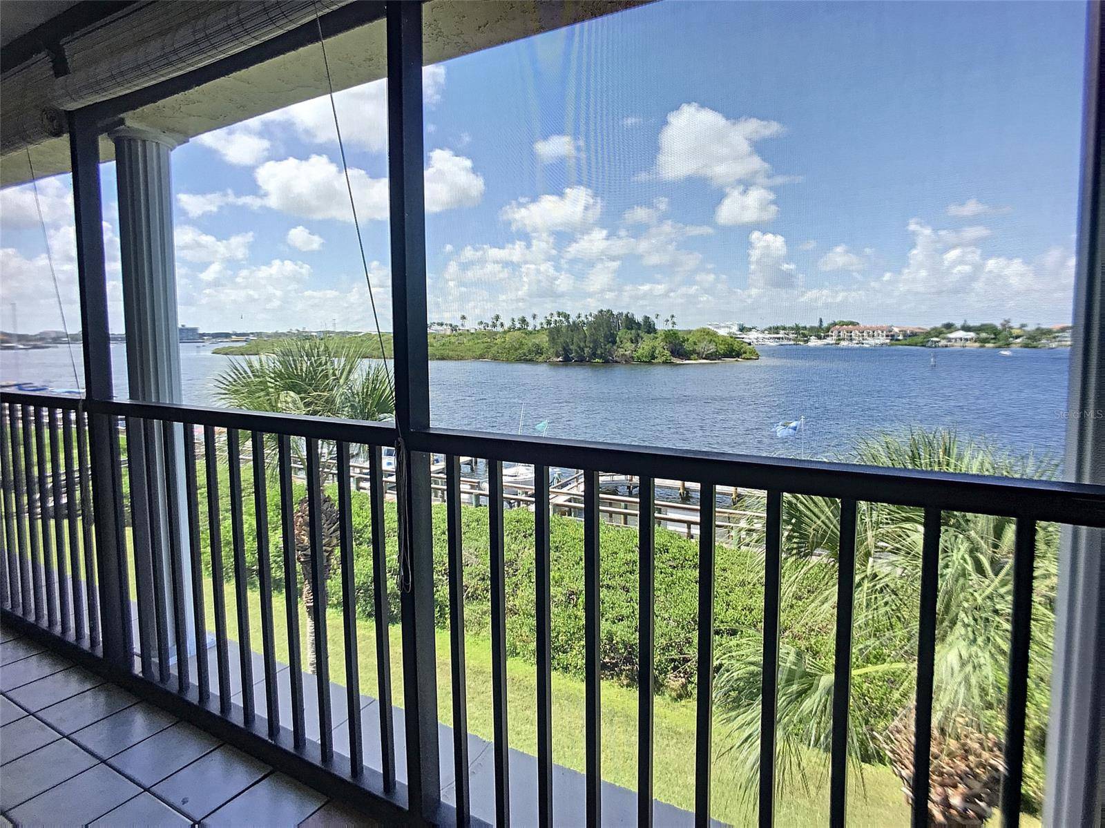 New Smyrna Beach, FL 32169,454 Bouchelle DR #304