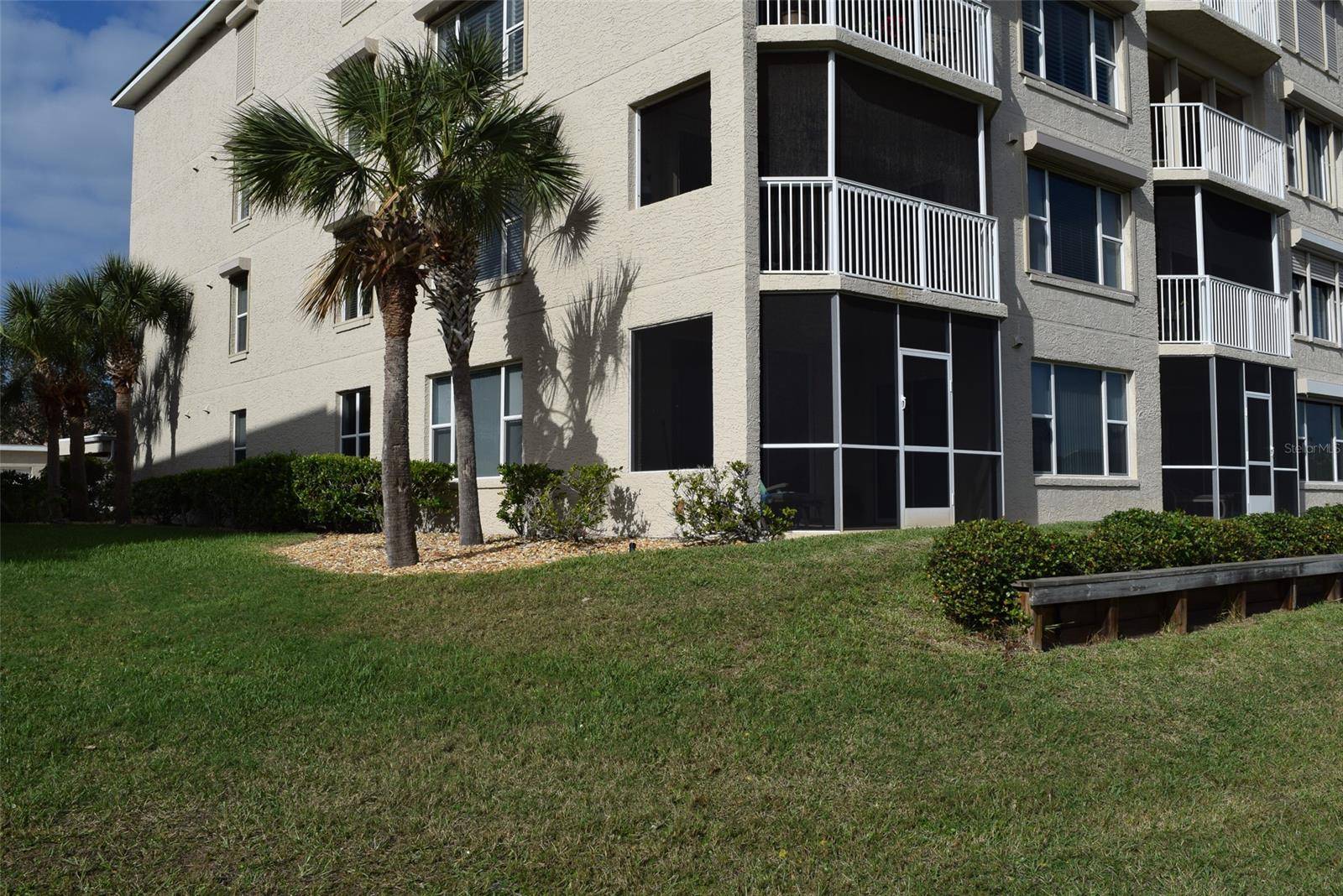 New Smyrna Beach, FL 32169,430 Bouchelle DR #104