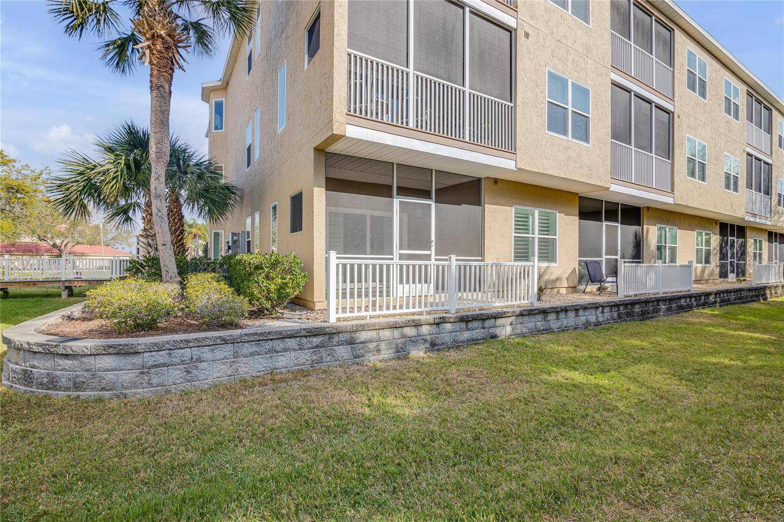 New Smyrna Beach, FL 32169,468 Bouchelle DR #129