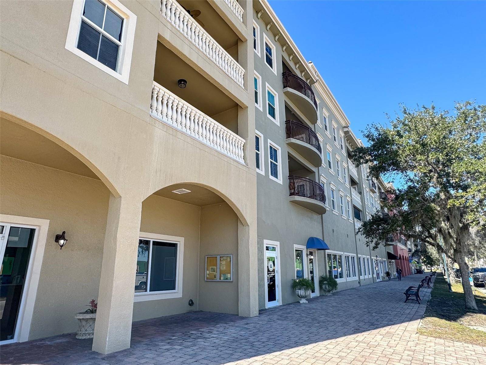 New Smyrna Beach, FL 32168,424 E LUNA BELLA LN #417