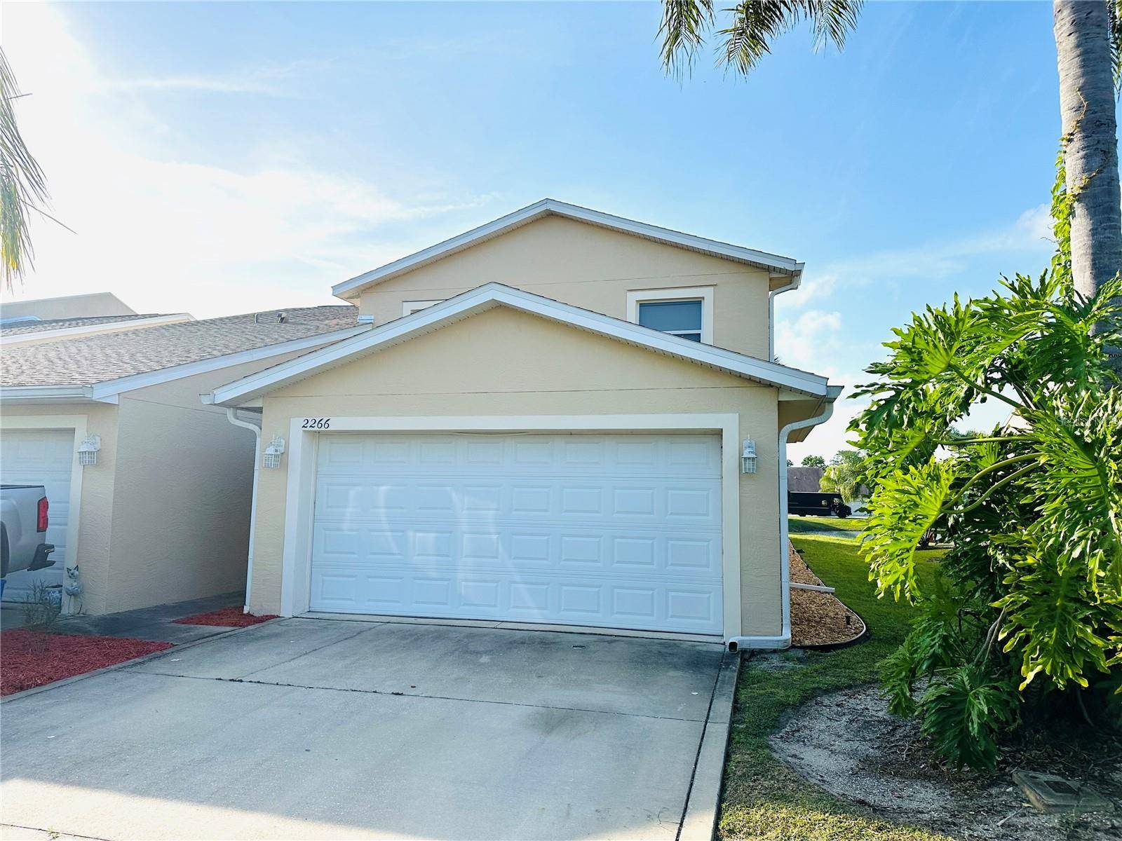 New Smyrna Beach, FL 32168,2266 HAWKS COVE CIR