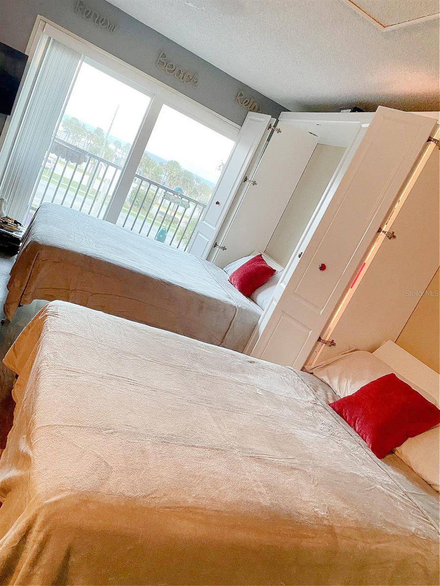 New Smyrna Beach, FL 32169,3700 S ATLANTIC AVE #402