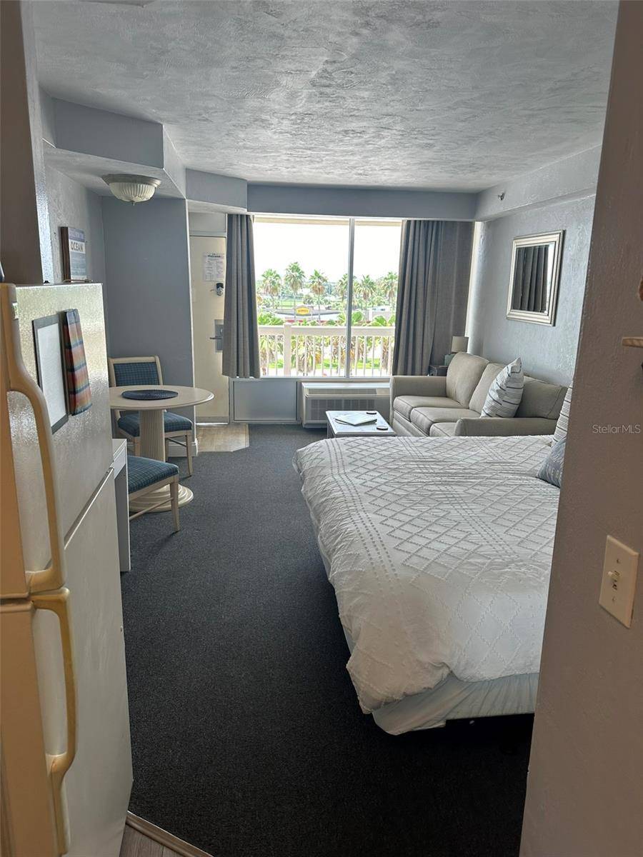 Daytona Beach, FL 32118,2700 N ATLANTIC AVE #423