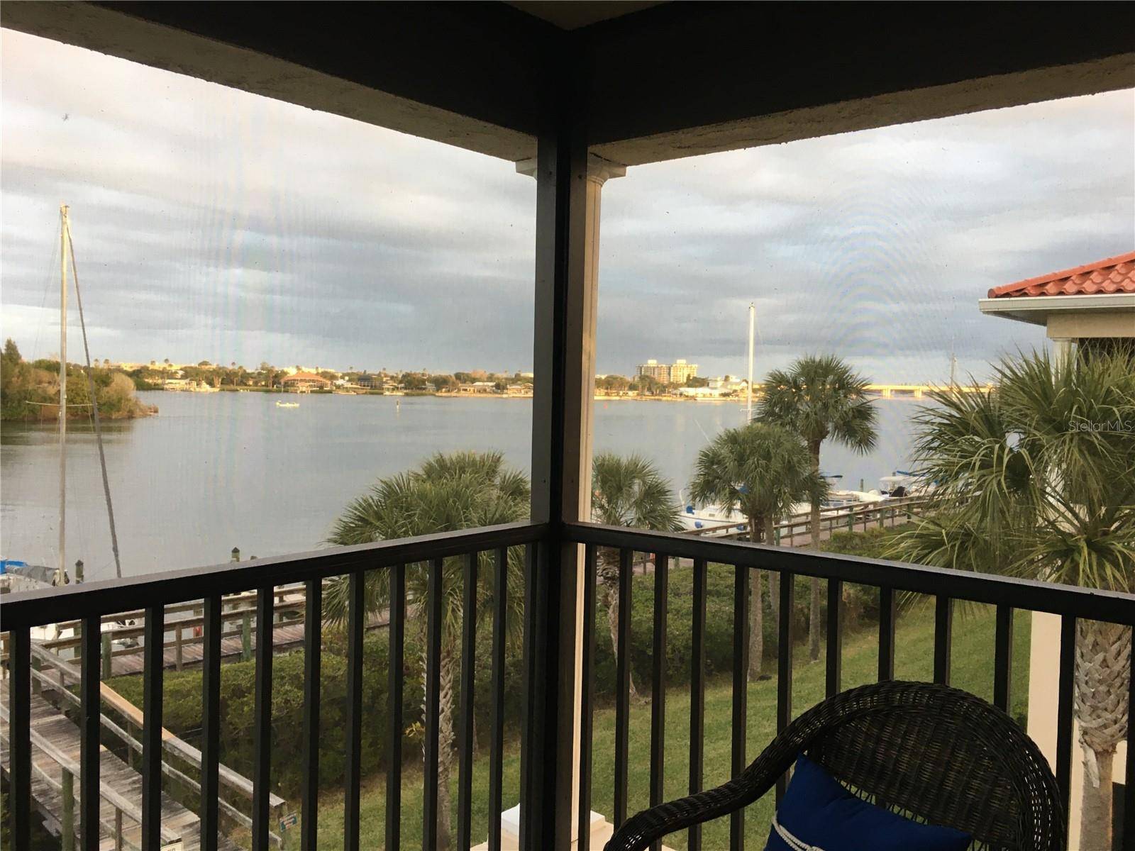 New Smyrna Beach, FL 32169,460 BOUCHELLE DR #305