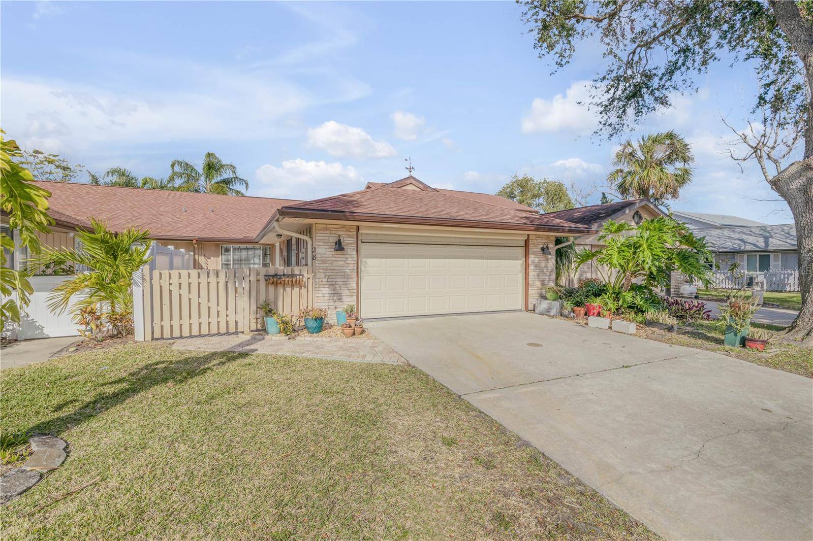 New Smyrna Beach, FL 32168,28 LAKE FAIRGREEN CIR