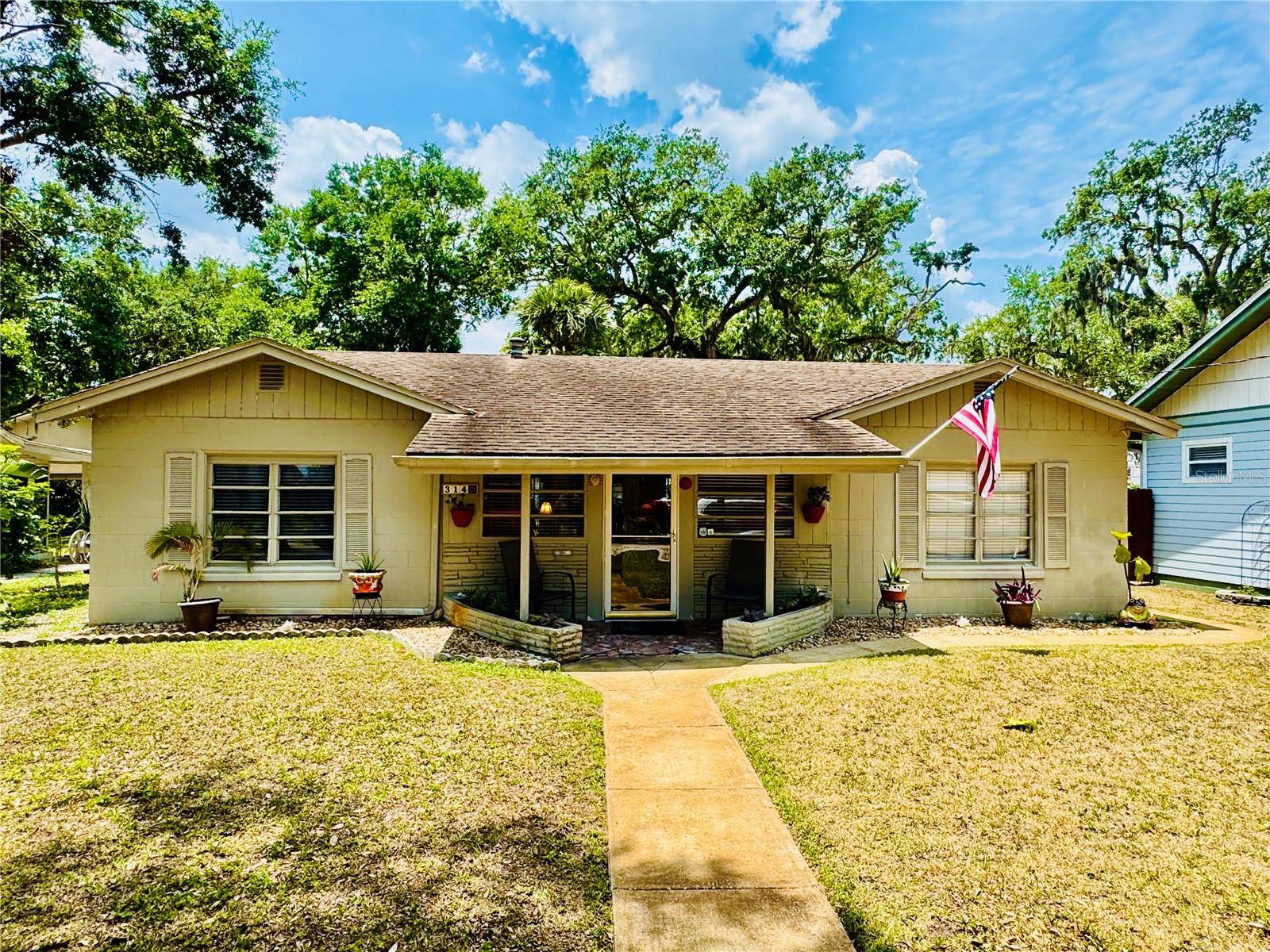 New Smyrna Beach, FL 32168,314 HILLMAN ST