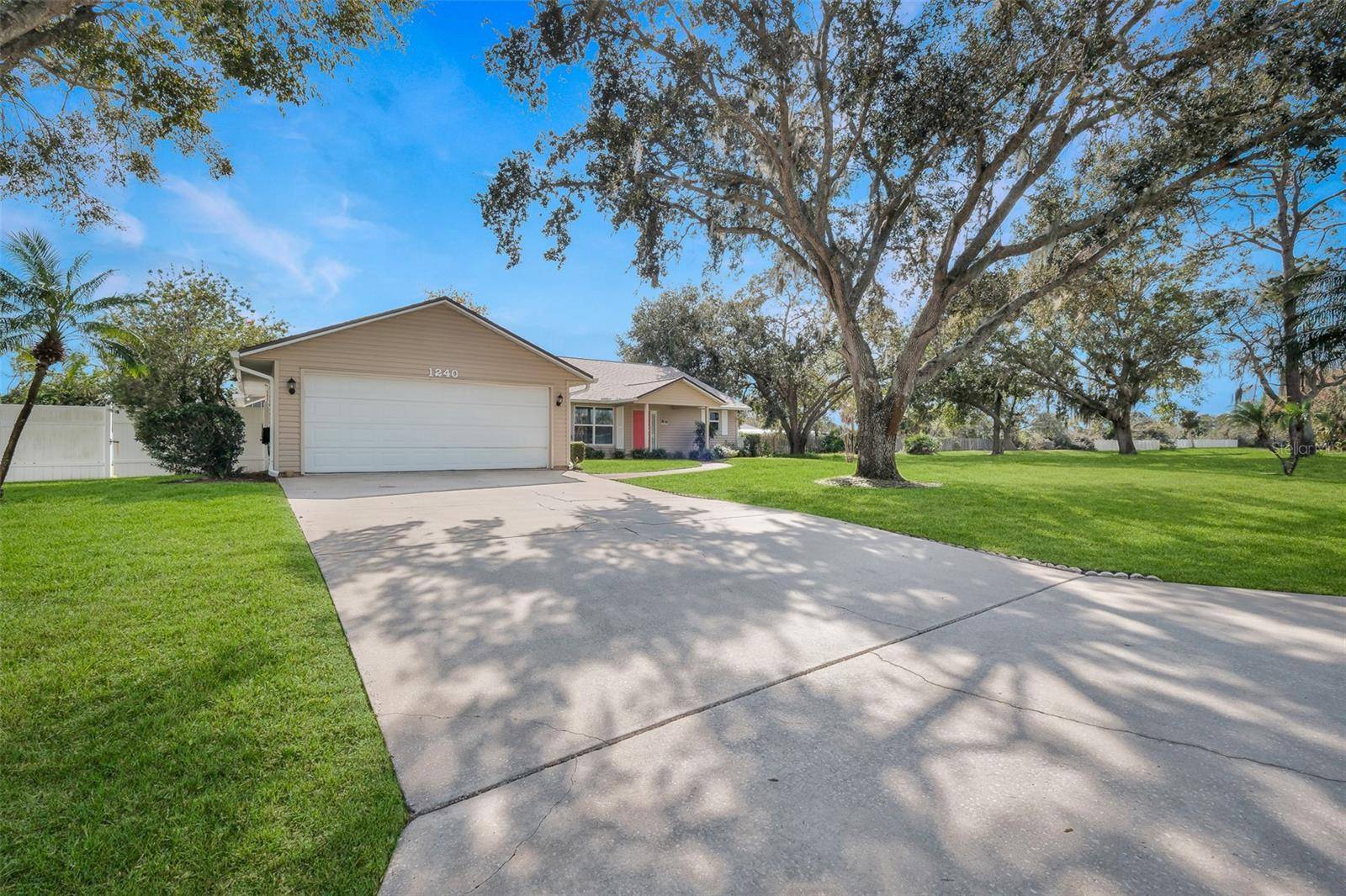 New Smyrna Beach, FL 32168,1240 WAYNE AVE