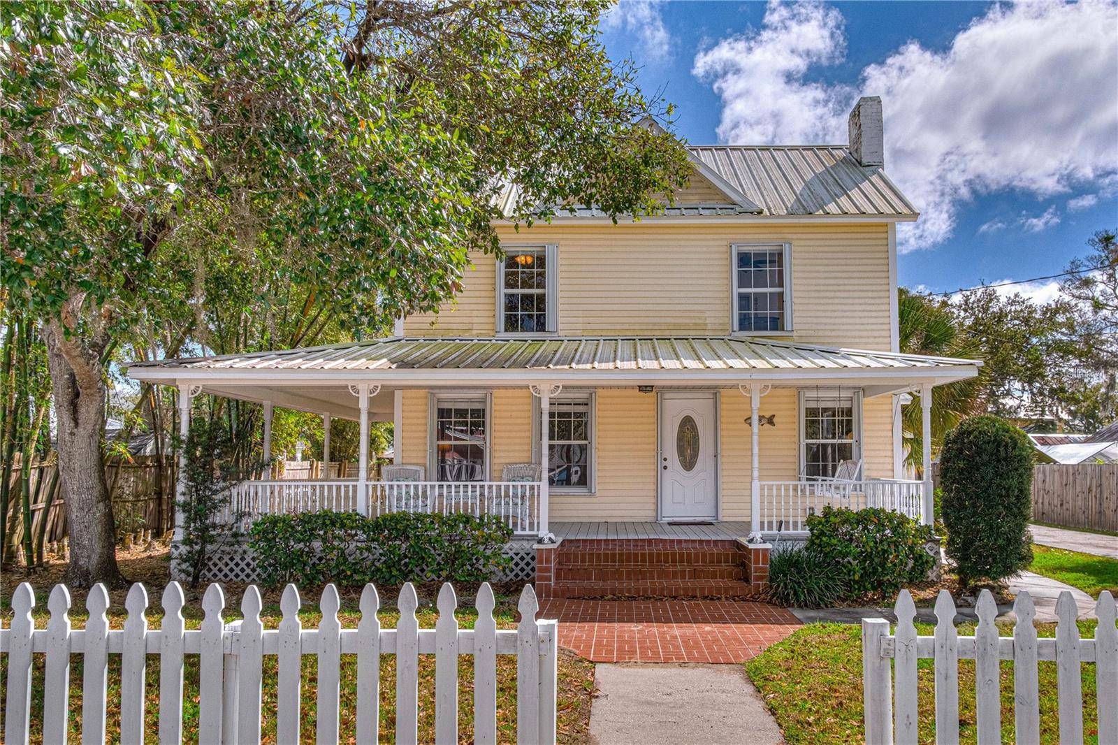 New Smyrna Beach, FL 32168,208 MARY AVE