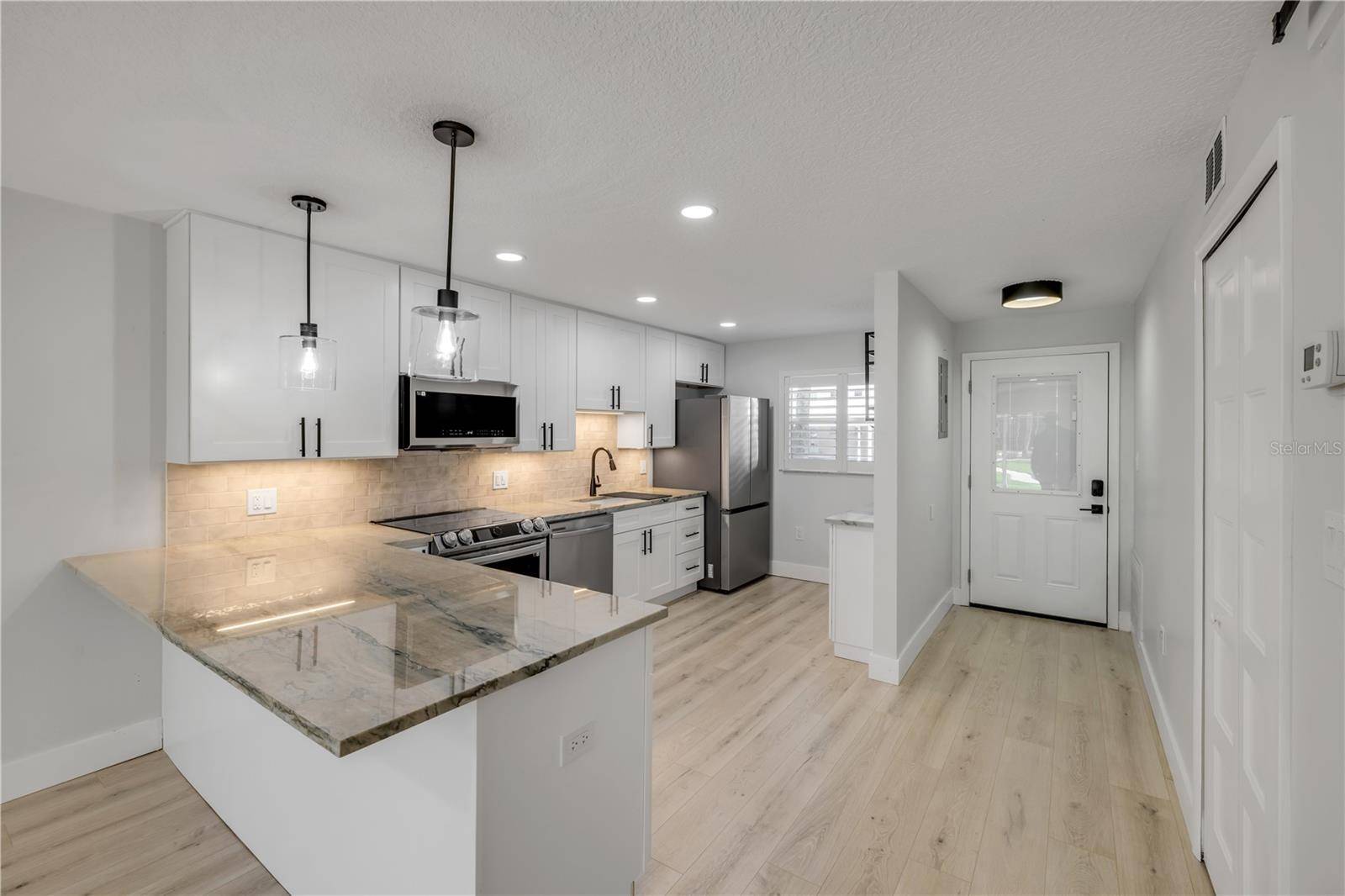 New Smyrna Beach, FL 32169,325 N CAUSEWAY #B101