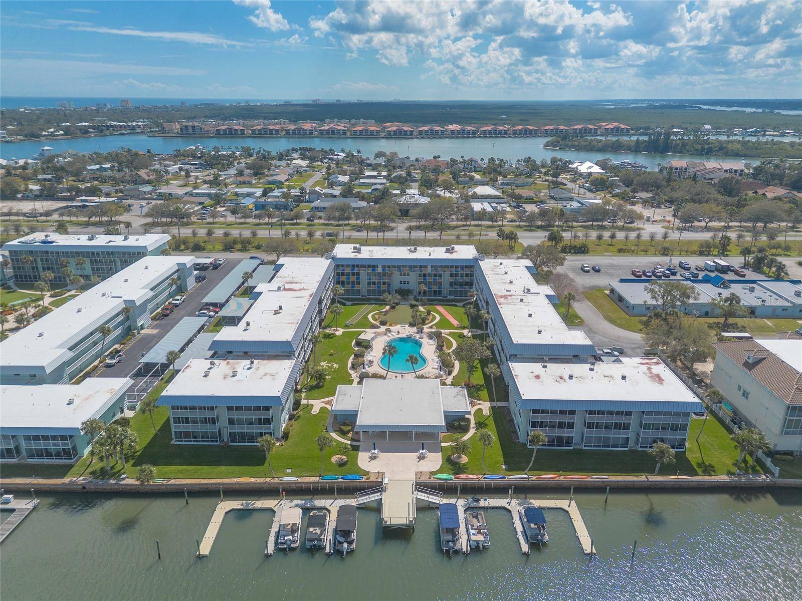 New Smyrna Beach, FL 32169,315 N CAUSEWAY #D301