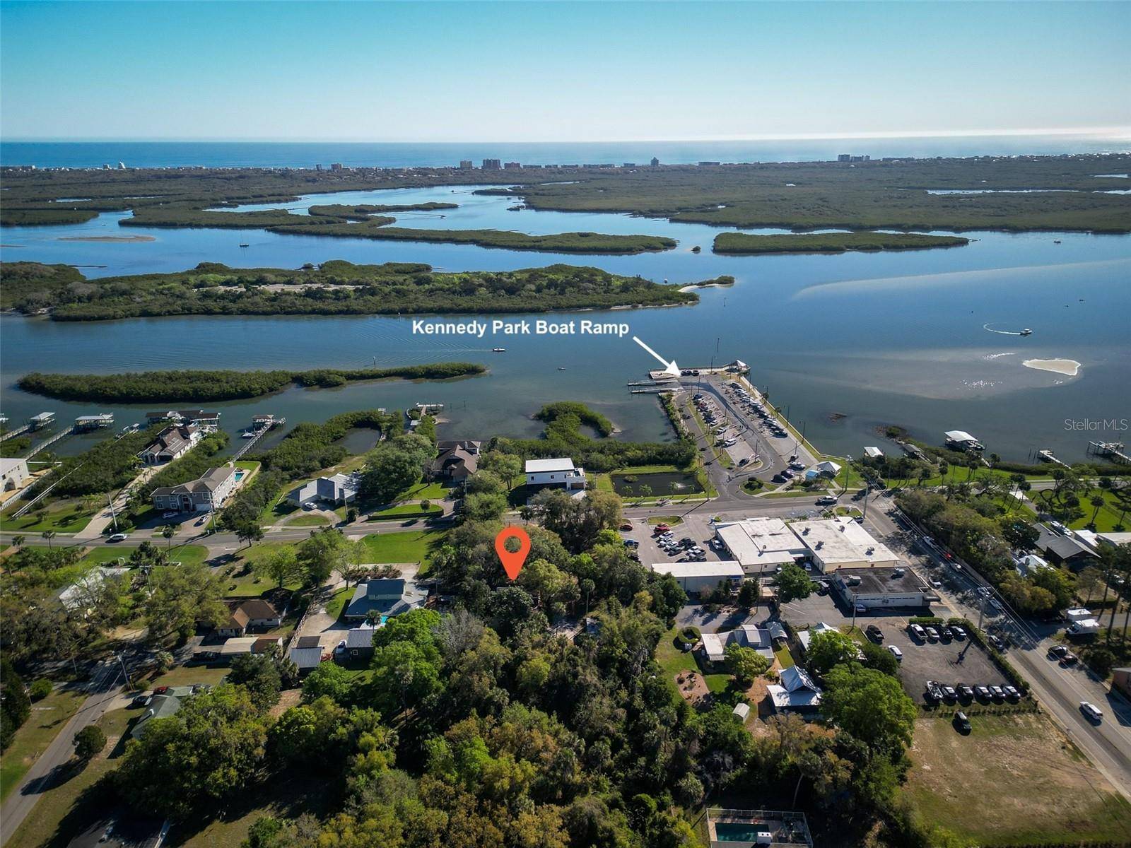 Edgewater, FL 32132,114 N RIVERSIDE DR
