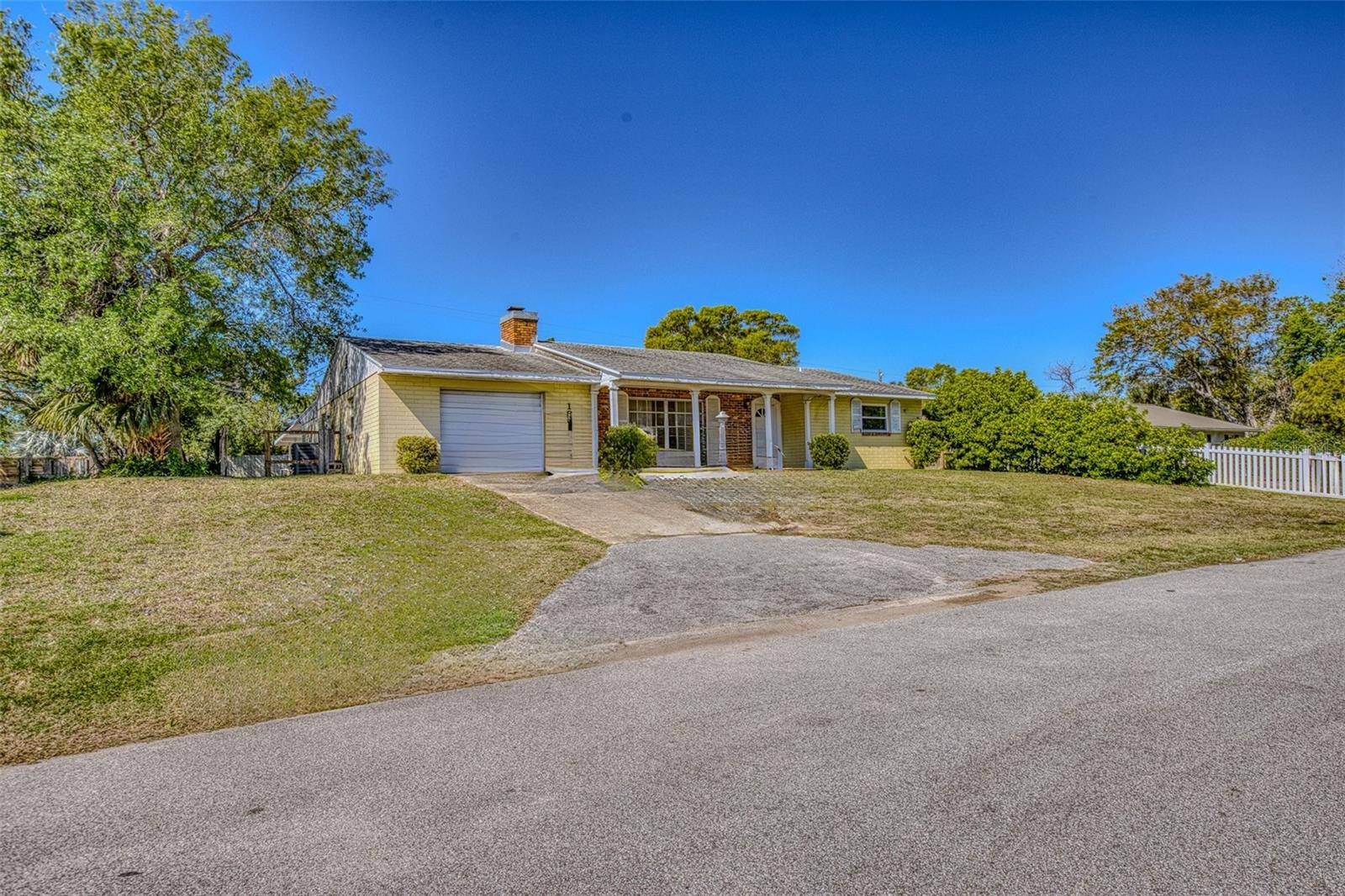 Edgewater, FL 32132,1822 BANYAN TREE DR