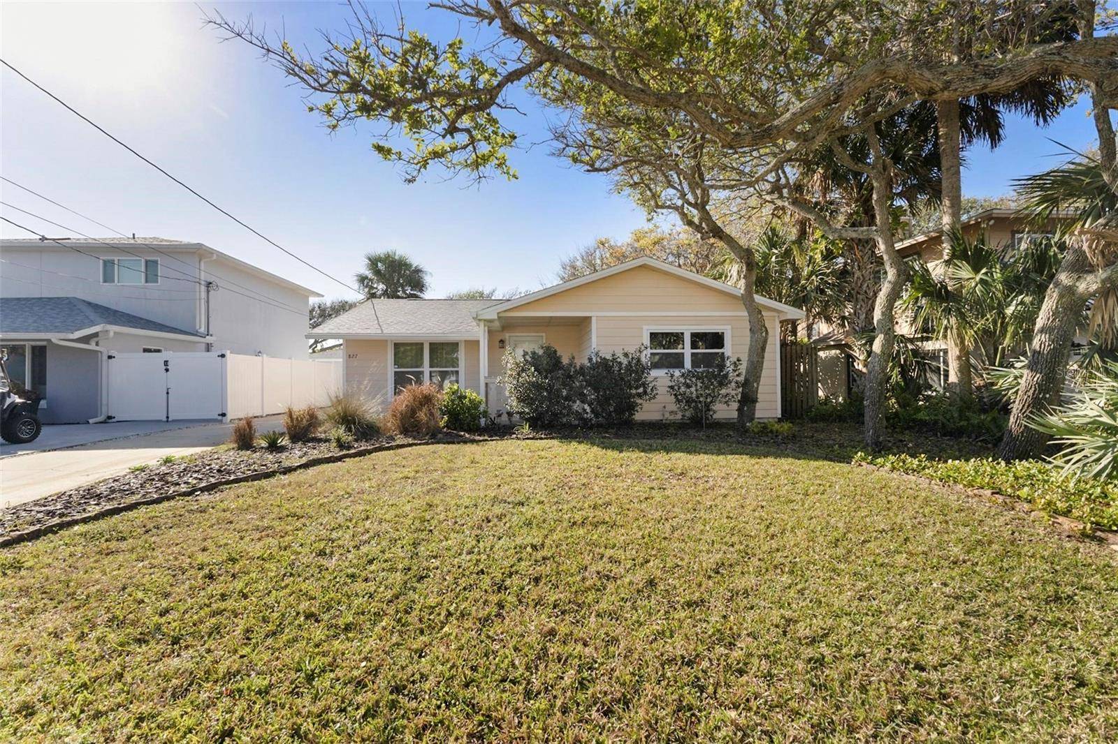 New Smyrna Beach, FL 32169,827 E 20TH AVE