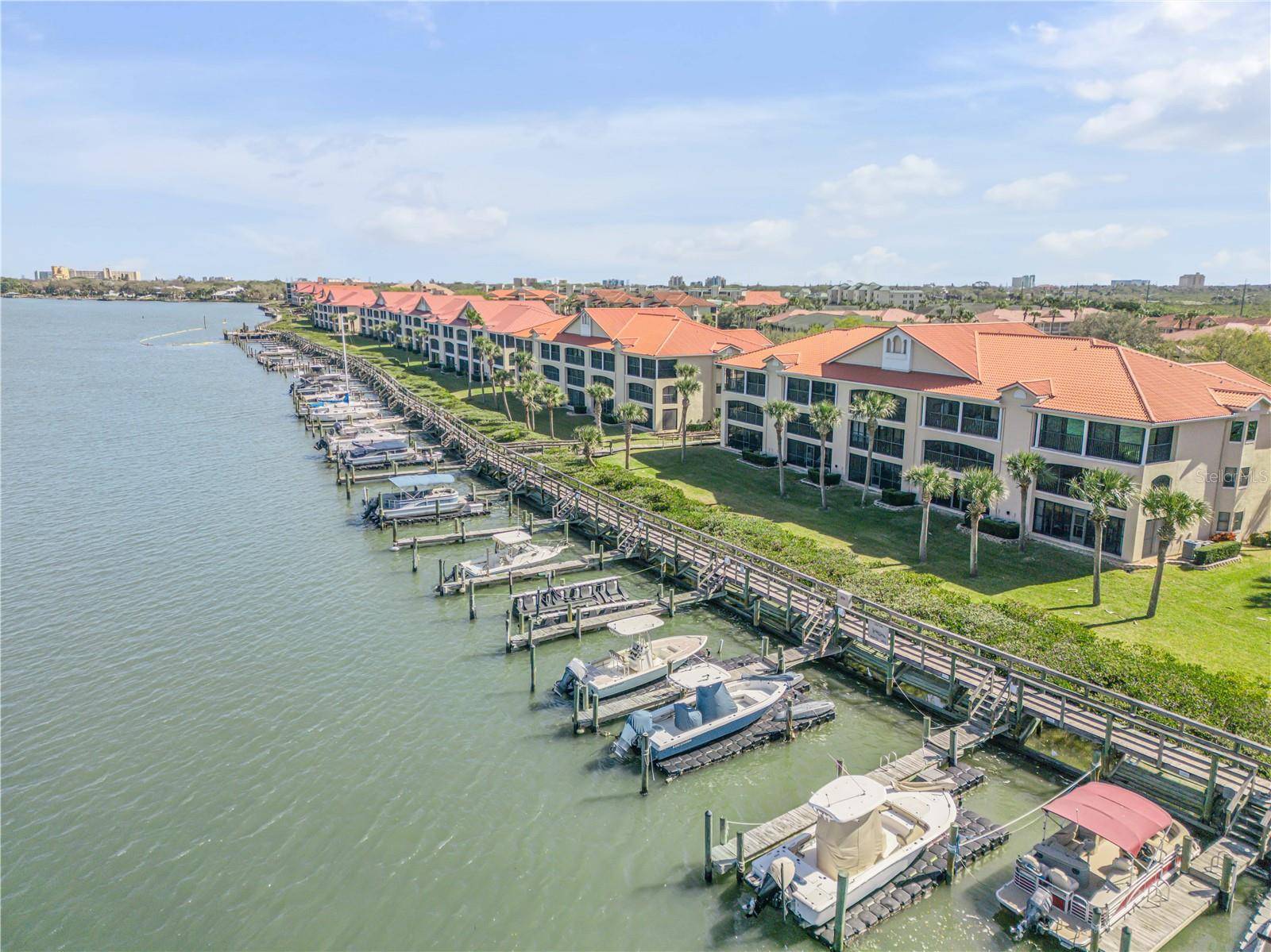 New Smyrna Beach, FL 32169,402 BOUCHELLE DR #206