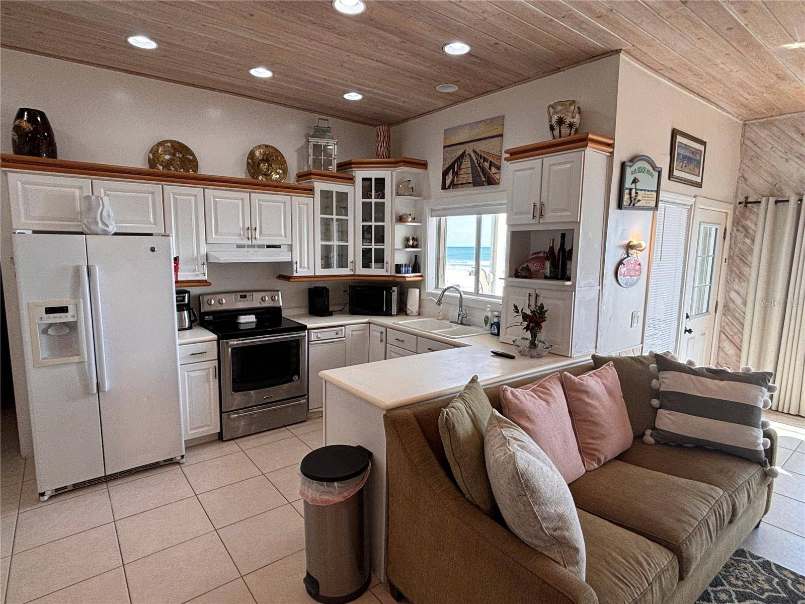 New Smyrna Beach, FL 32169,919 N ATLANTIC AVE