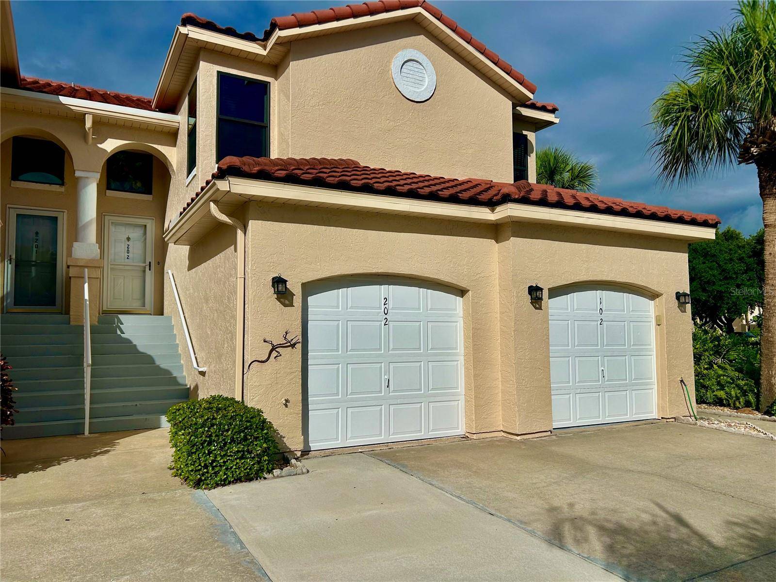 New Smyrna Beach, FL 32169,439 BOUCHELLE DR #202
