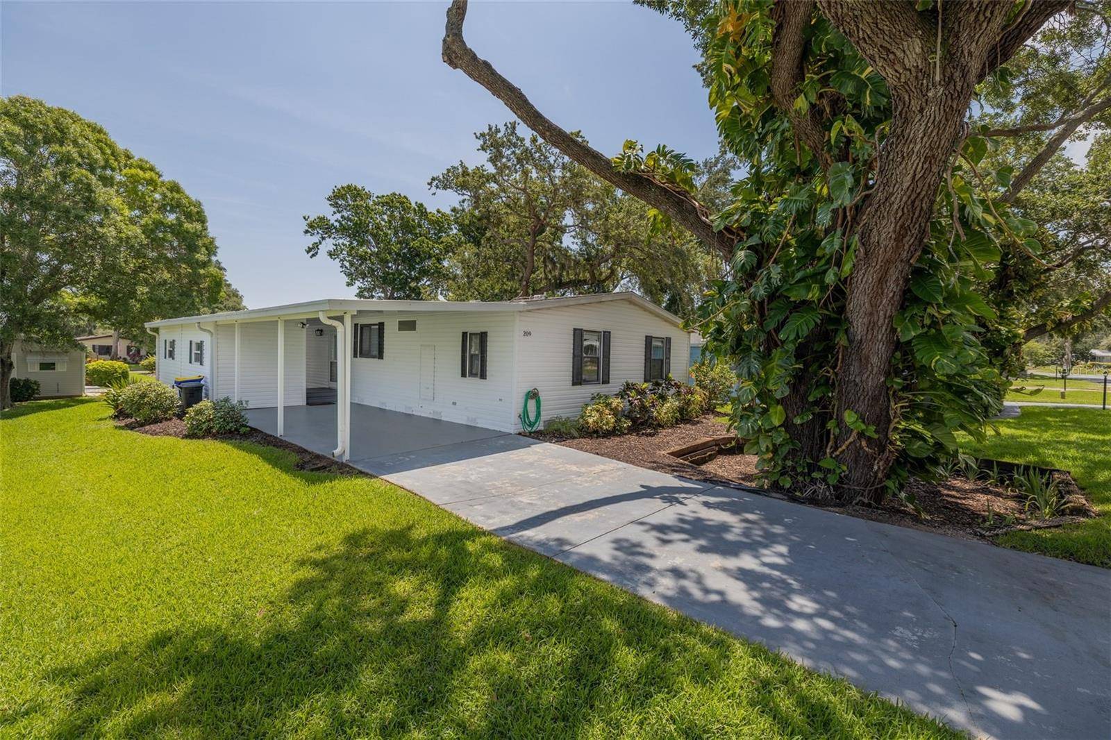 Edgewater, FL 32141,209 SCHOONER AVE