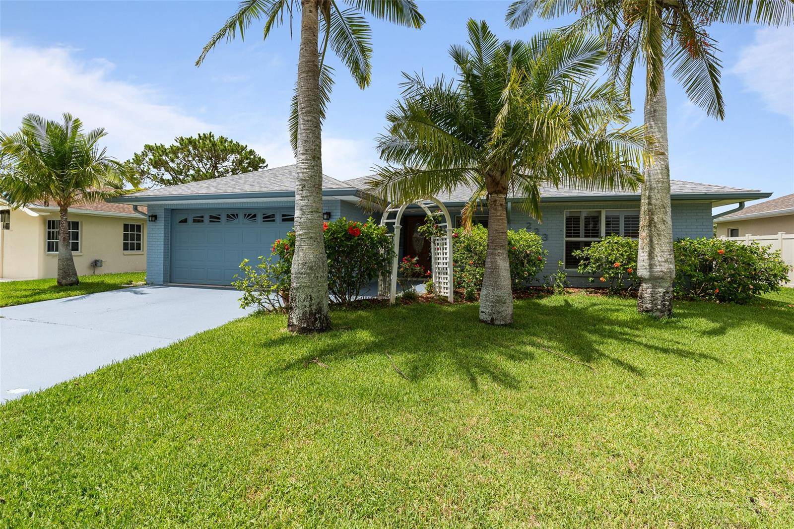 New Smyrna Beach, FL 32168,223 NE GOLF CLUB DR