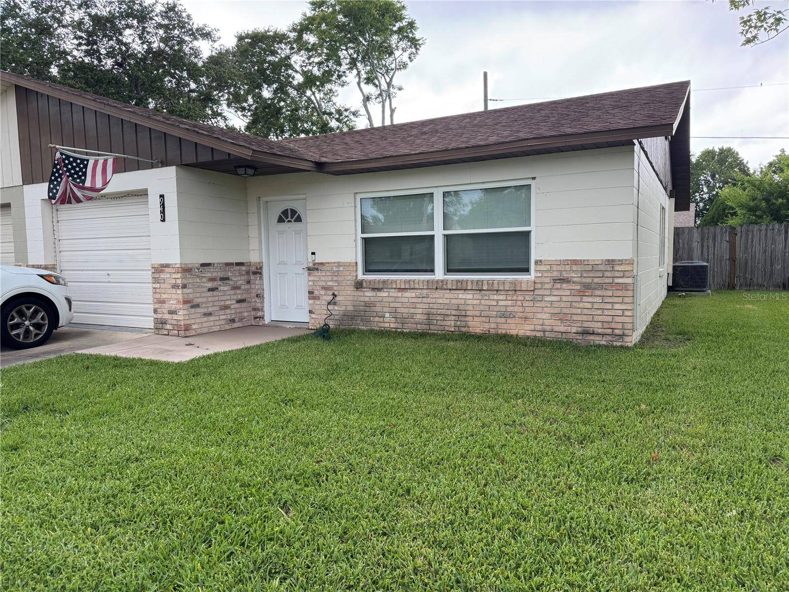 South Daytona, FL 32119,940 BOULDER DR