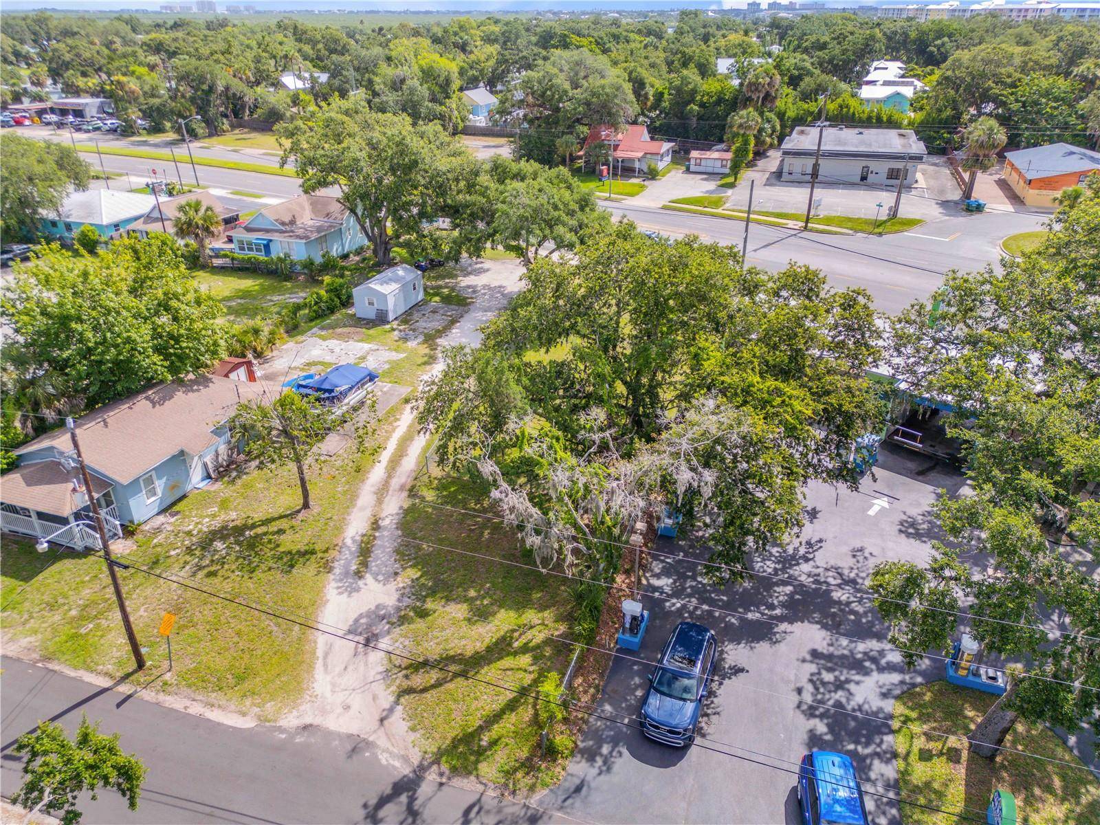 New Smyrna Beach, FL 32168,527 DORA ST