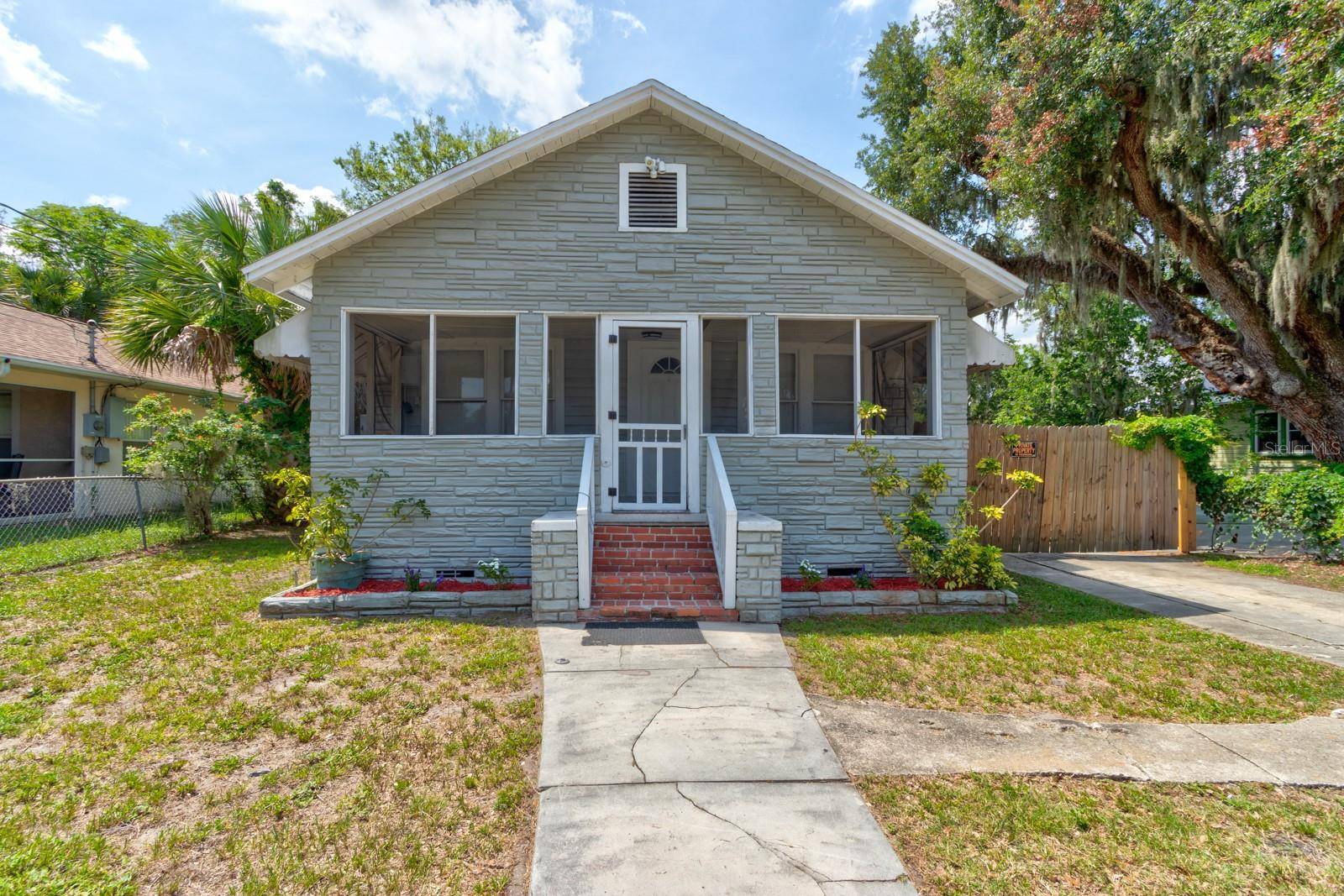 New Smyrna Beach, FL 32168,514 MARY AVE