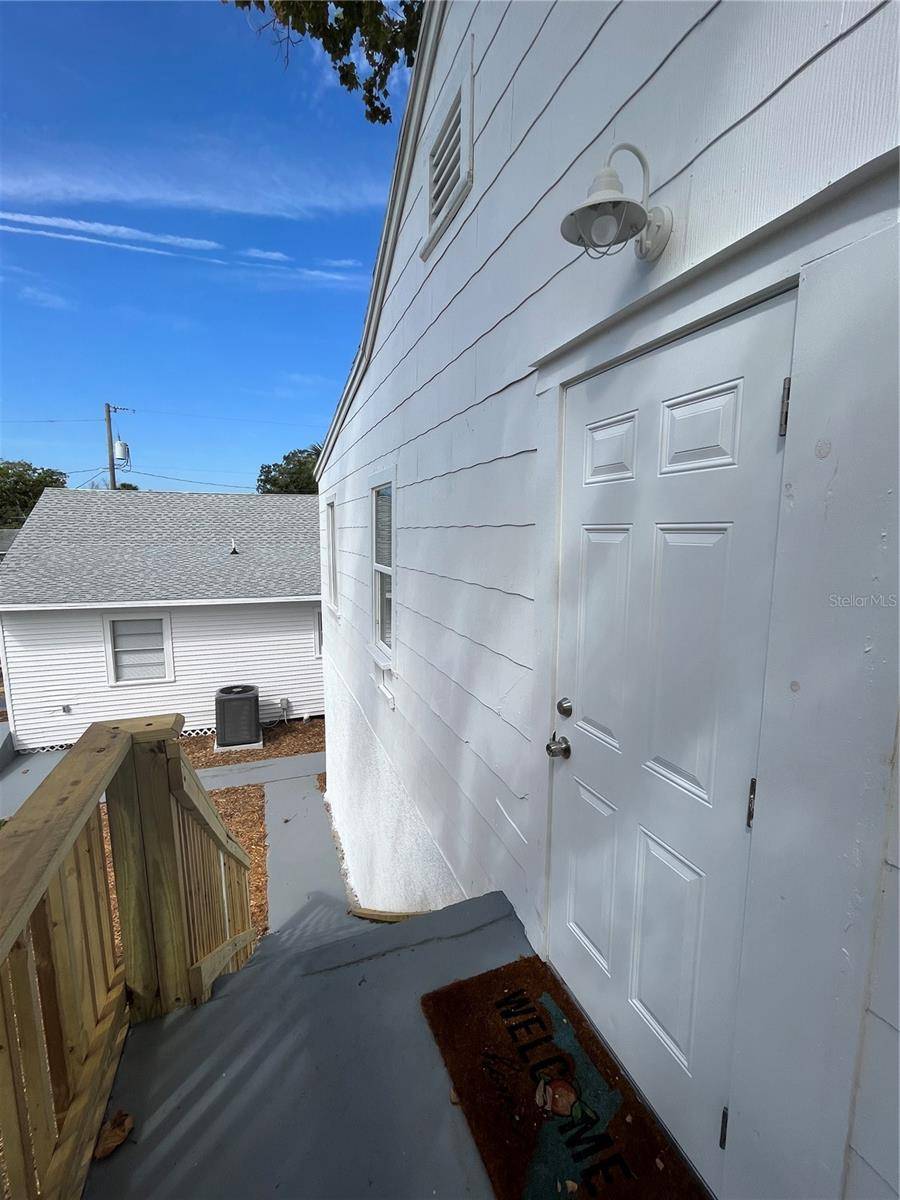 New Smyrna Beach, FL 32168,615 DORA ST #B