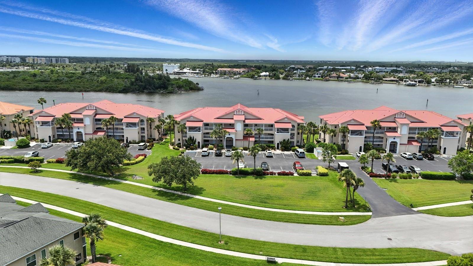 New Smyrna Beach, FL 32169,454 BOUCHELLE DR #102