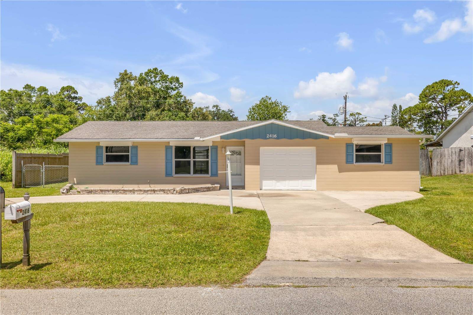Edgewater, FL 32141,2416 PINE TREE DR