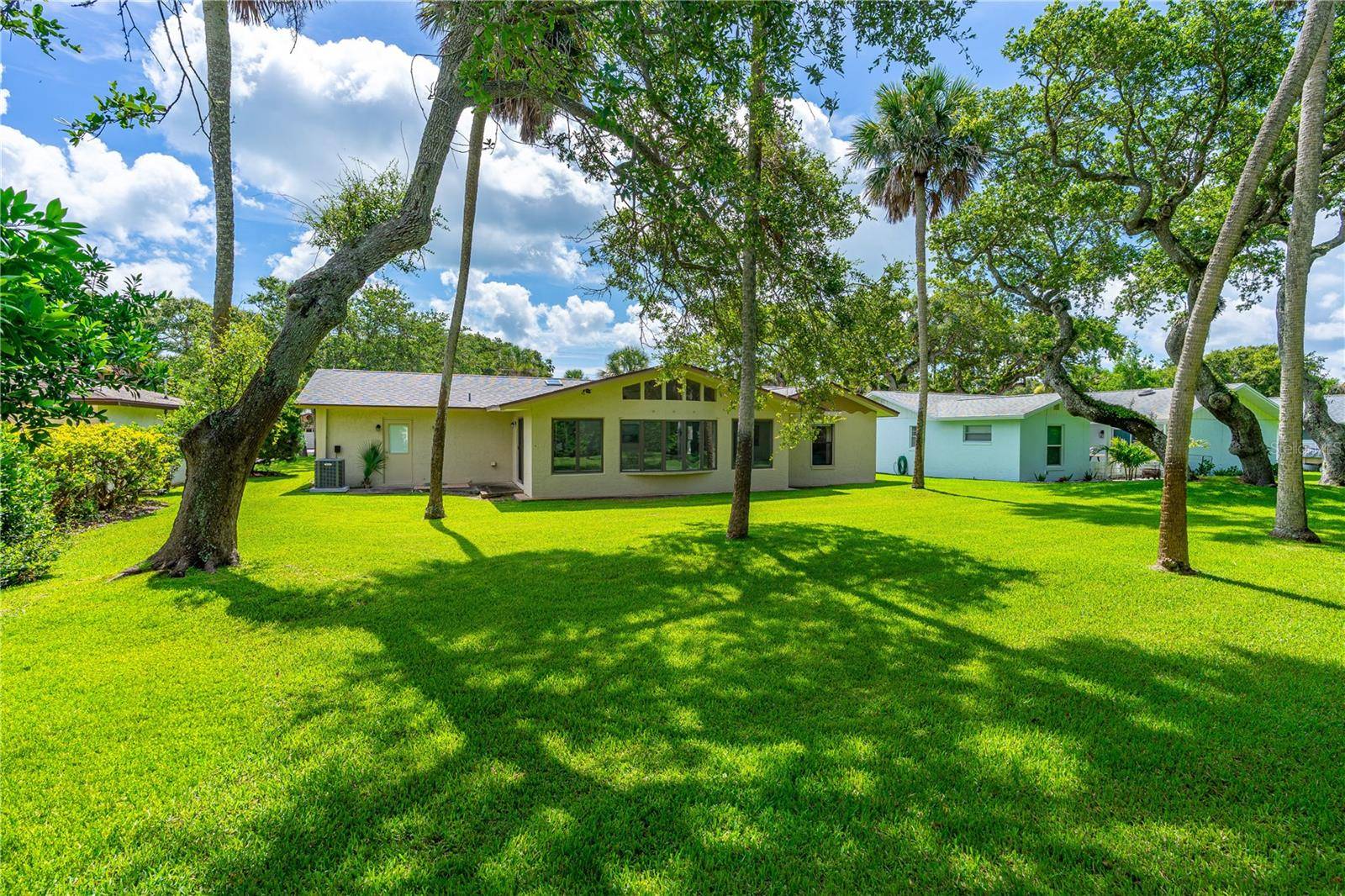 New Smyrna Beach, FL 32169,724 S COOPER ST
