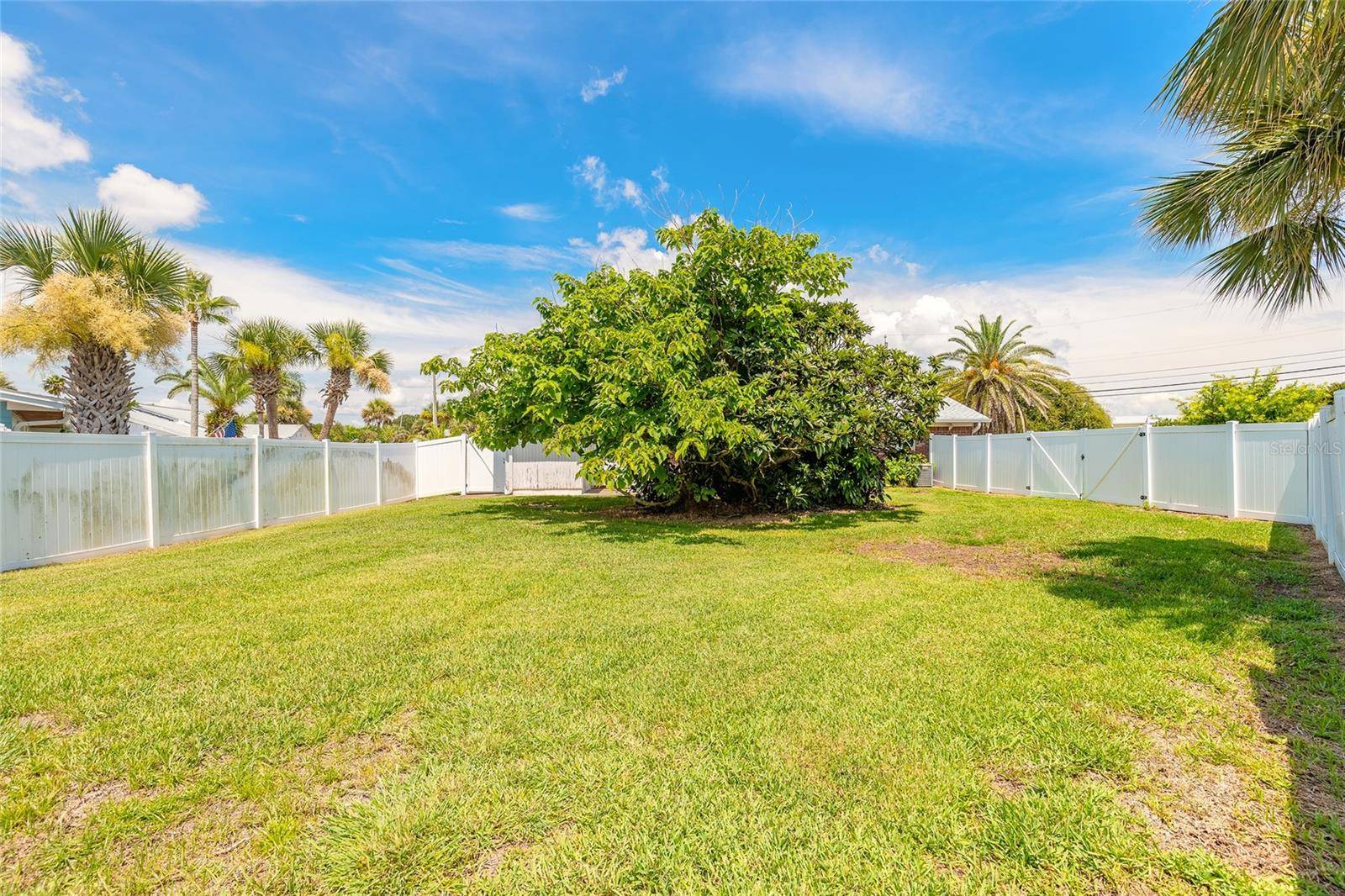 New Smyrna Beach, FL 32169,809 E 27TH AVE