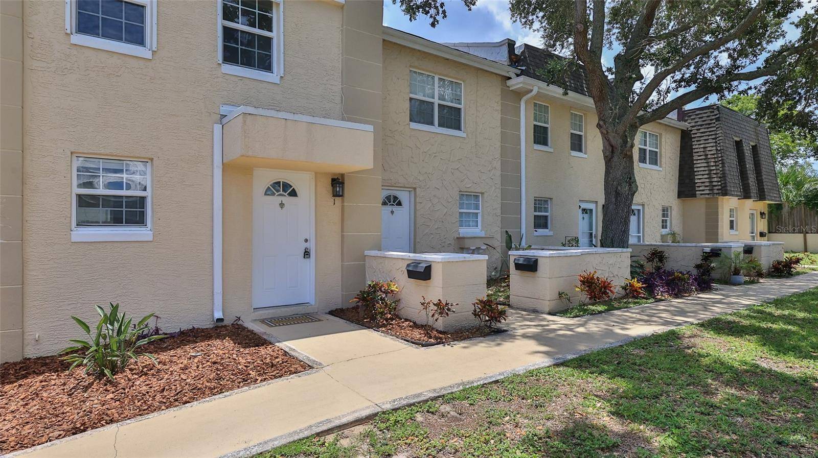 Daytona Beach, FL 32118,437 N OLEANDER AVE #1