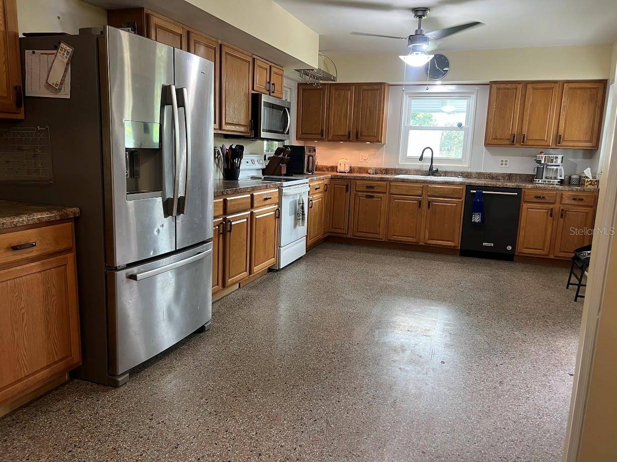 Deland, FL 32720,1935 W MINNESOTA AVE