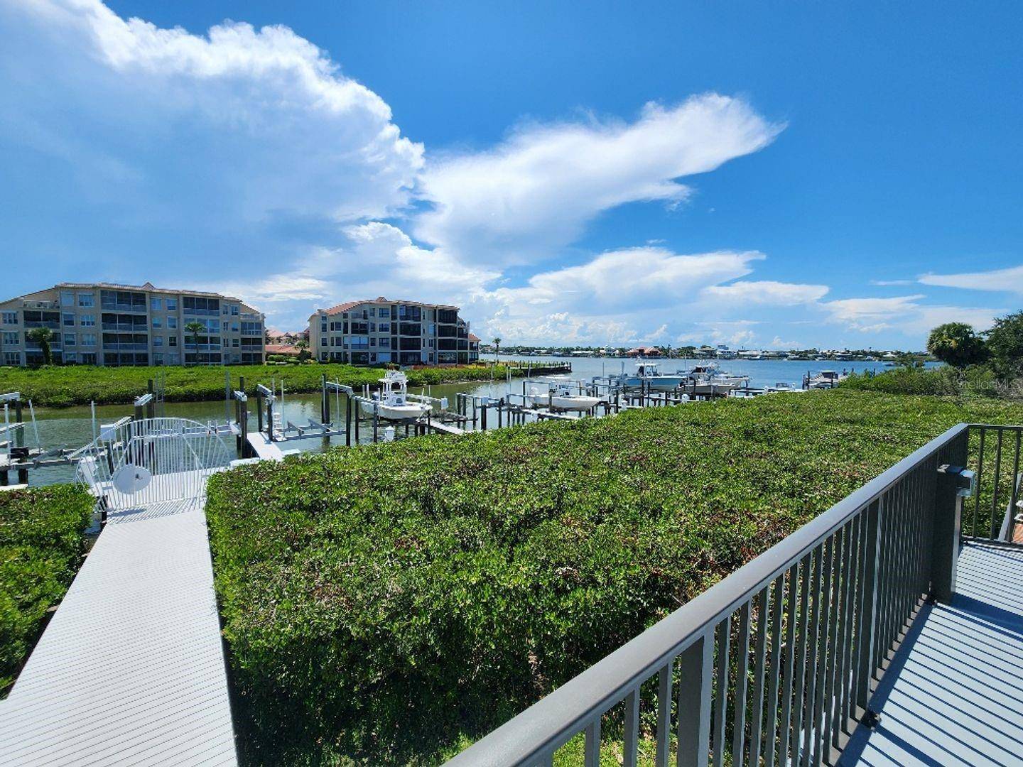 New Smyrna Beach, FL 32169,520 S PENINSULA AVE #2C6