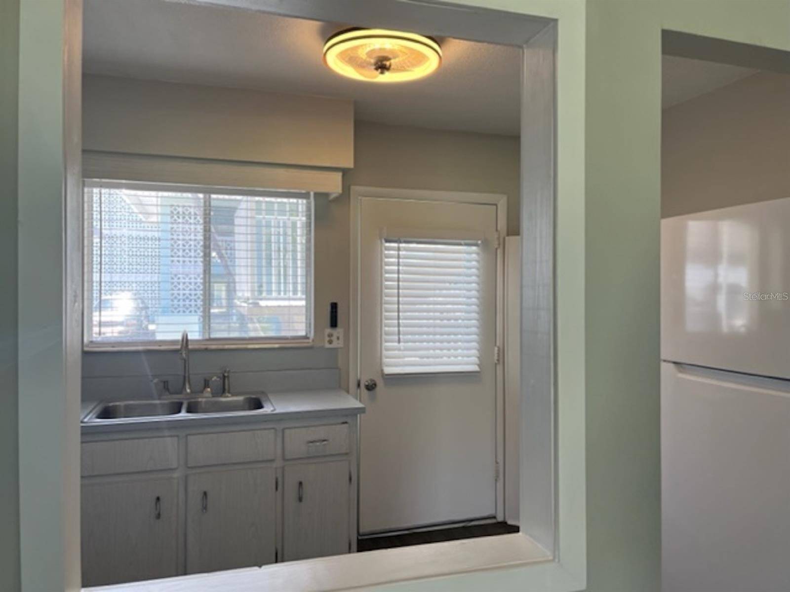 New Smyrna Beach, FL 32169,335 N CAUSEWAY #F01