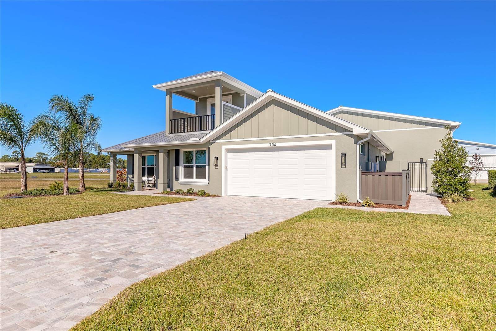 Edgewater, FL 32132,704 SKYLANE CIR