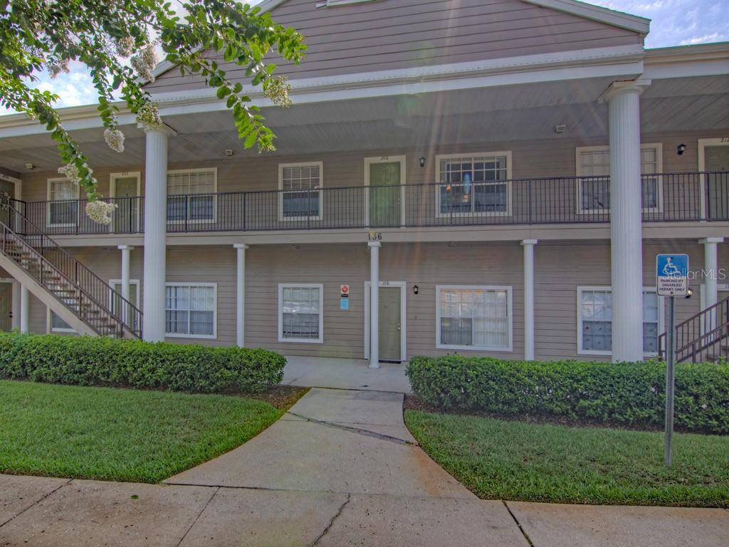 Oviedo, FL 32765,136 RESERVE CIR #208