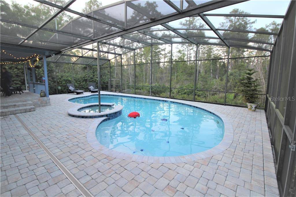 Longwood, FL 32779,215 HICKORY DR