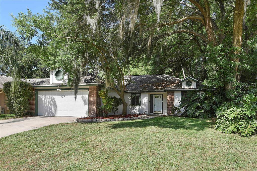 Altamonte Springs, FL 32714,898 OAK LEAF CT