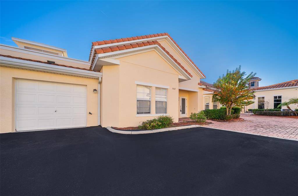 Tavares, FL 32778,1007 DAVID WALKER DR #B-2