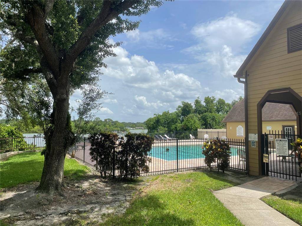 Altamonte Springs, FL 32701,320 BLACK OAK CT #107