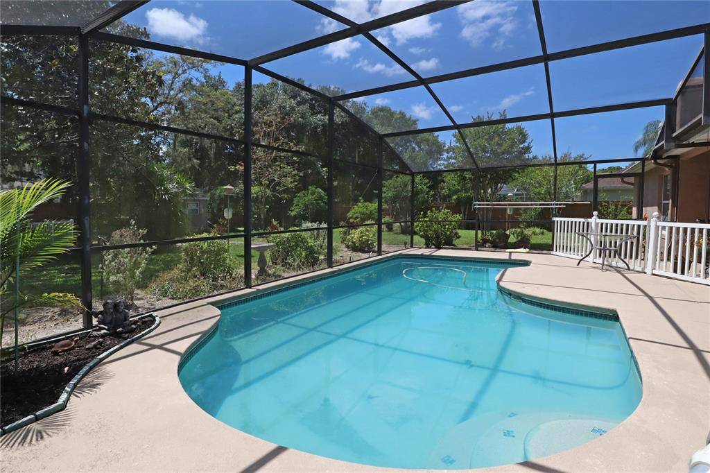 Oviedo, FL 32765,885 KENSINGTON GARDENS CT