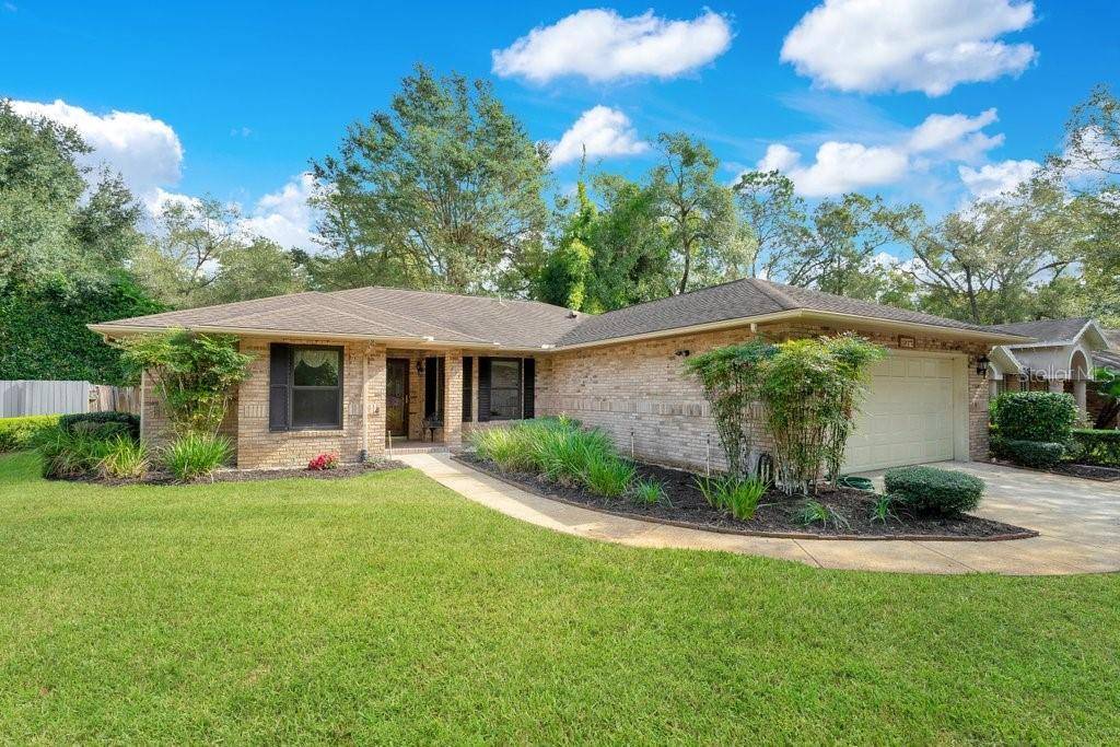 Deland, FL 32724,437 SECLUDED OAKS TRL