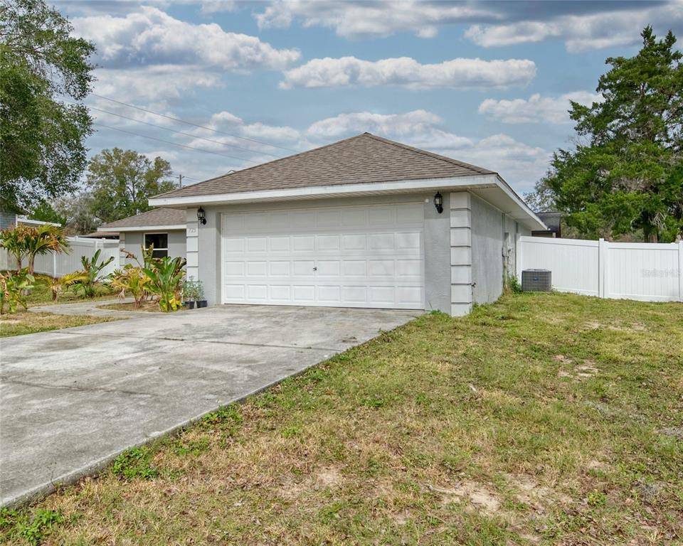 Groveland, FL 34736,725 E ANDERSON RD