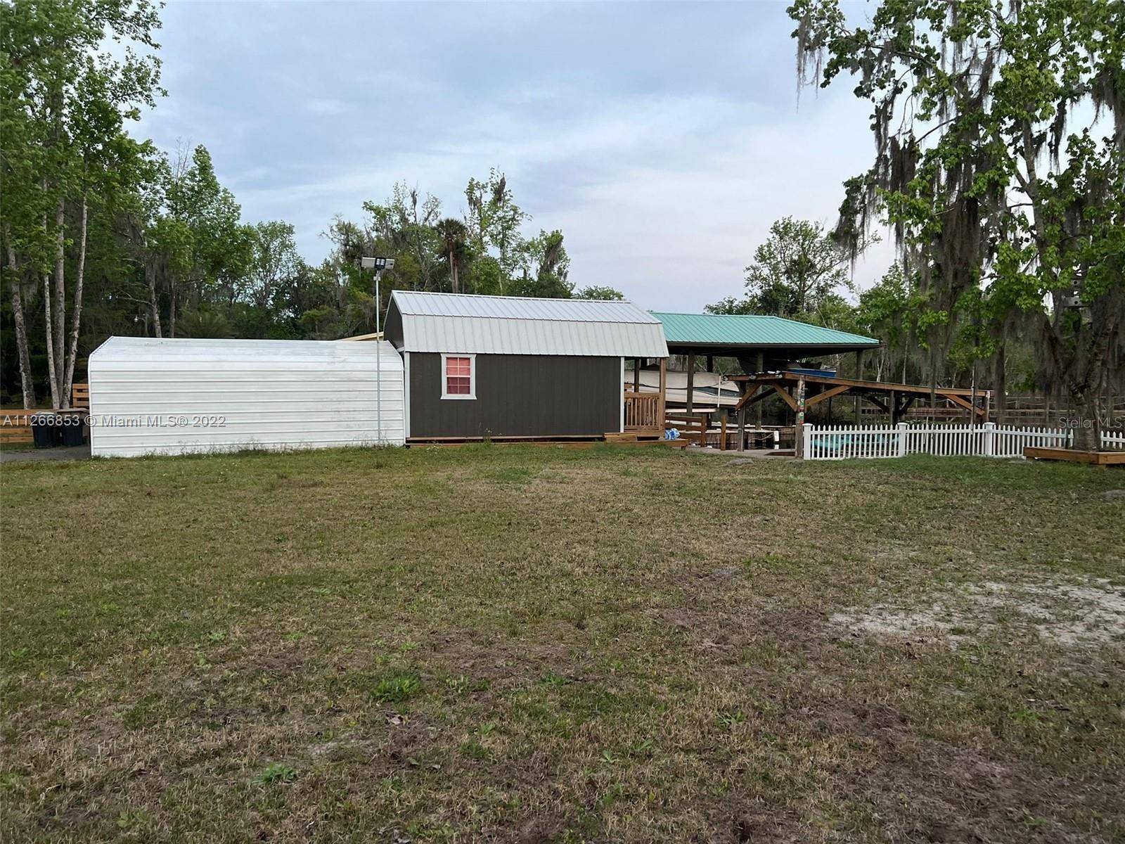 Astor, FL 32102,24718 FOX RD