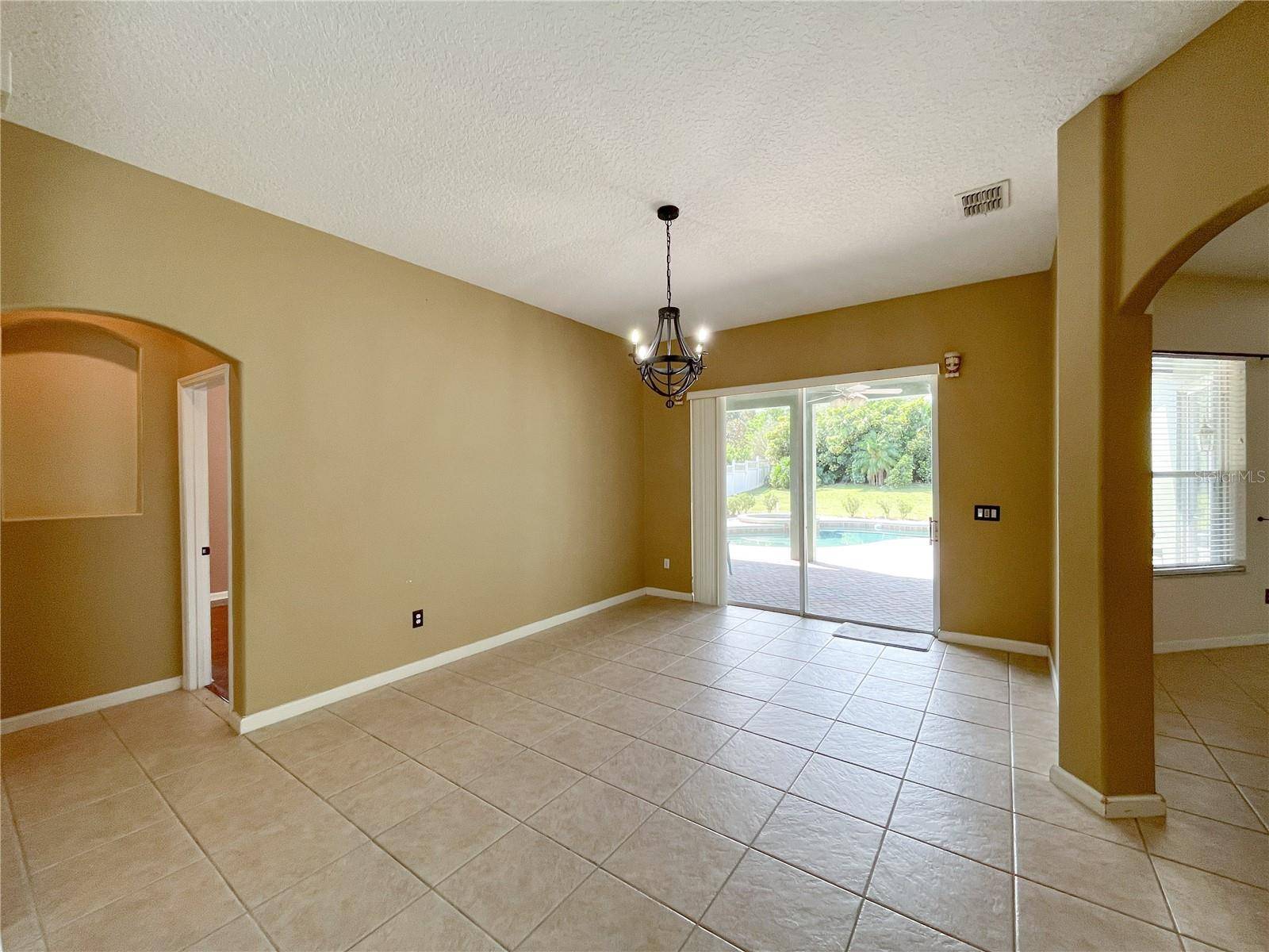 Windermere, FL 34786,9483 WESTOVER CLUB CIR