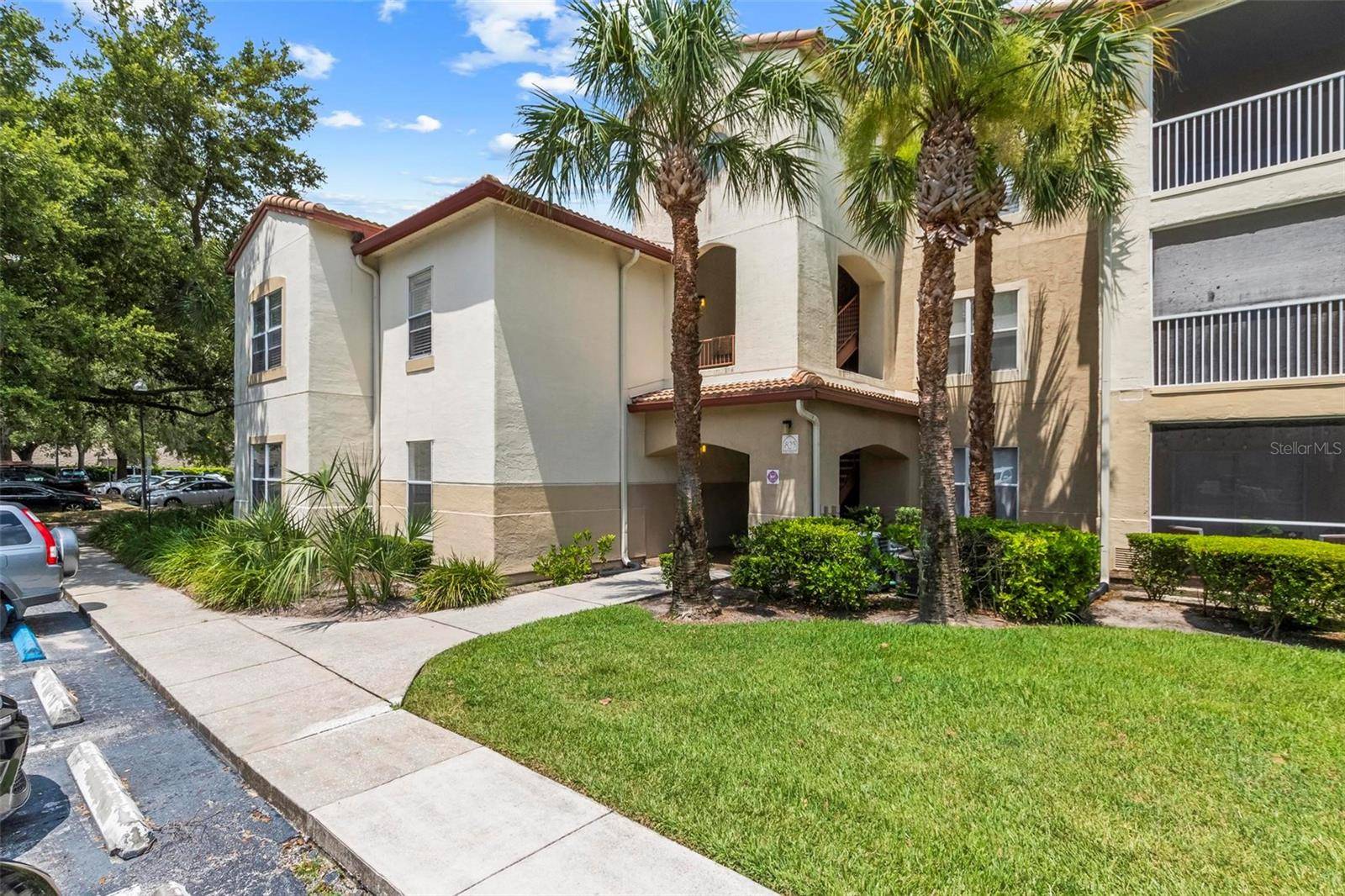 Altamonte Springs, FL 32714,823 CAMARGO WAY #201