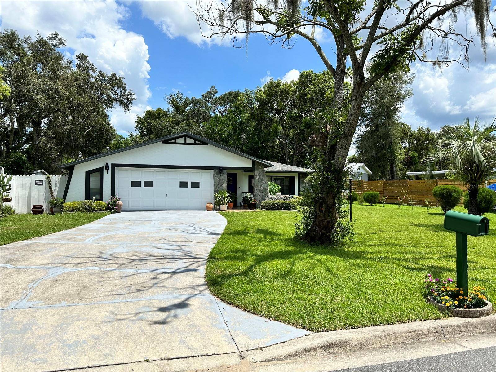 Inverness, FL 34450,204 TROUT AVE