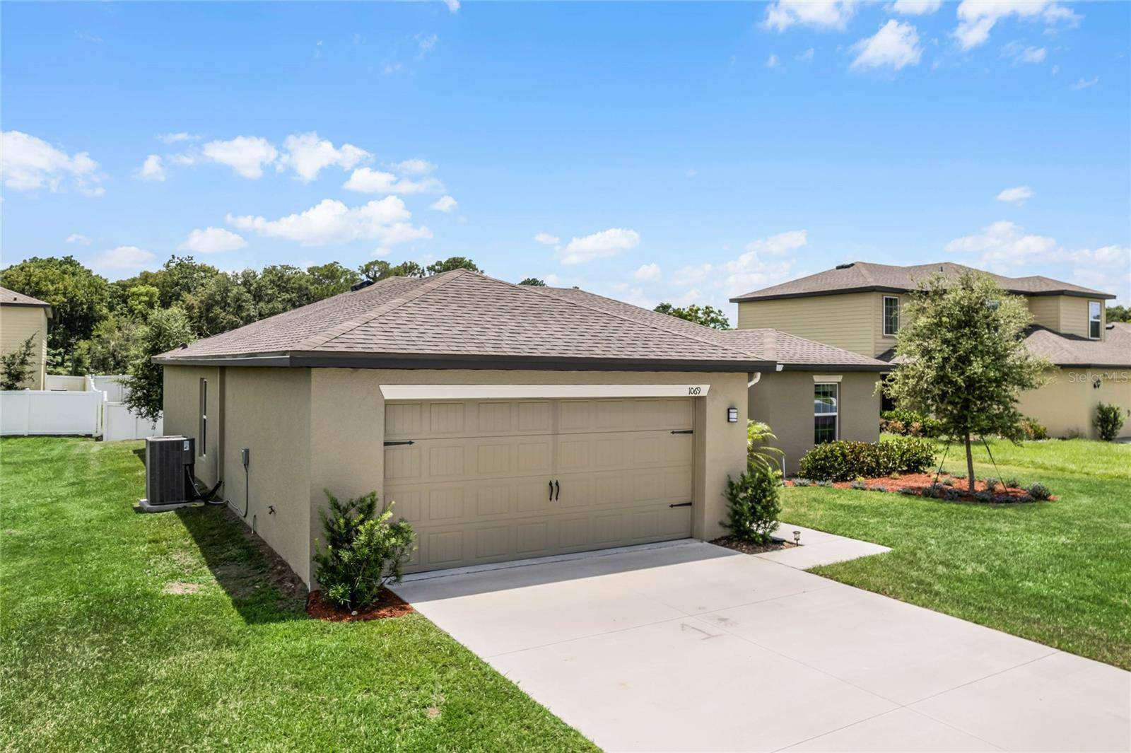 Tavares, FL 32778,1069 LAKE ARBOR CT