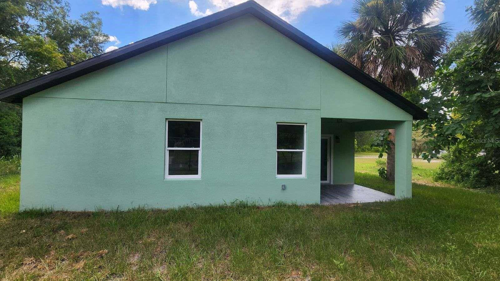 Eustis, FL 32726,509 PINE LN